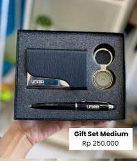 Gift Set Medium (Dompet, Pen & Keychain)