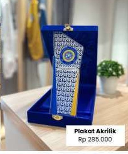 Plakat Akrilik Batik UNAIR