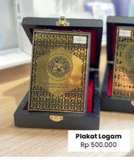 Plakat Logam Eksklusif UNAIR